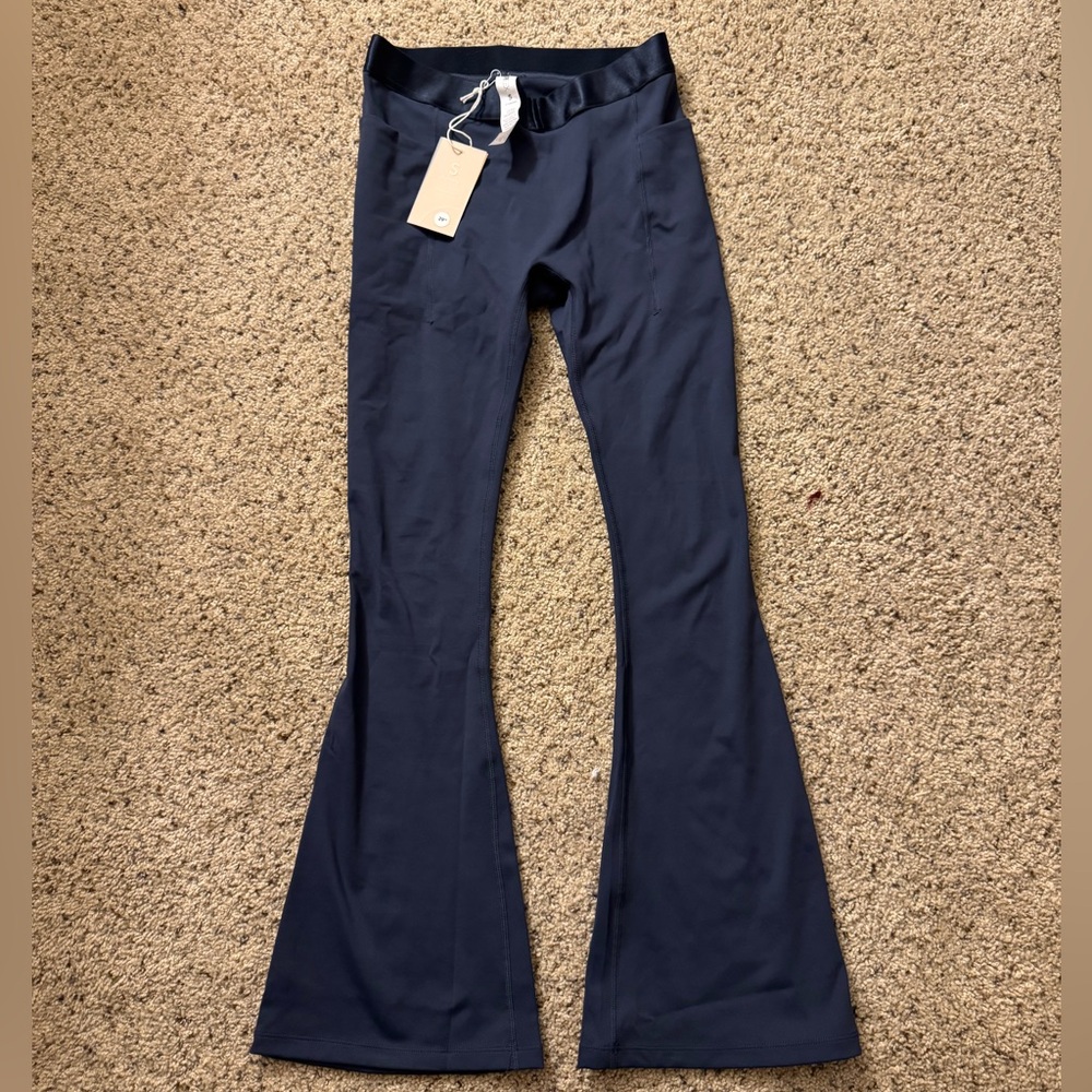 NWT Popflex Navy Contour Flared Legging - Picture 15 of 16